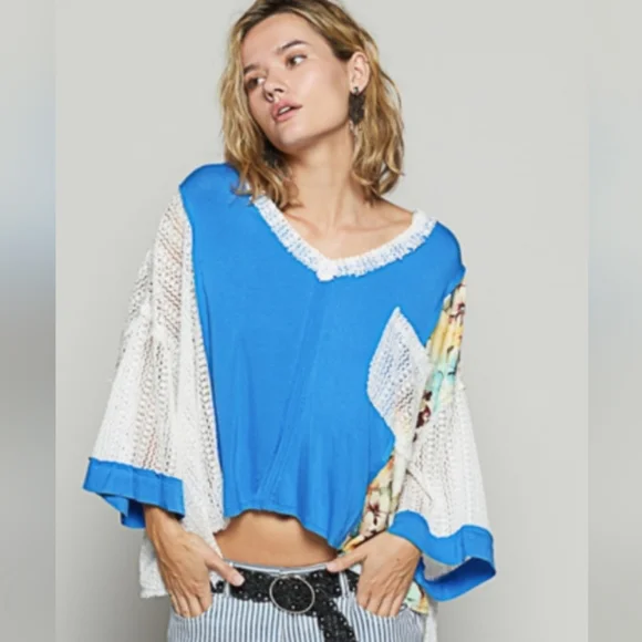 Last One NWT POL Blue and White Oversized Women's Top - Picture 3 of 7